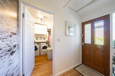 54 Fields Court, Warwick, CV34 5HP