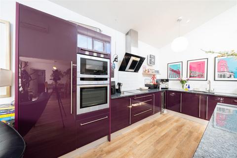 54 Fields Court, Warwick, CV34 5HP