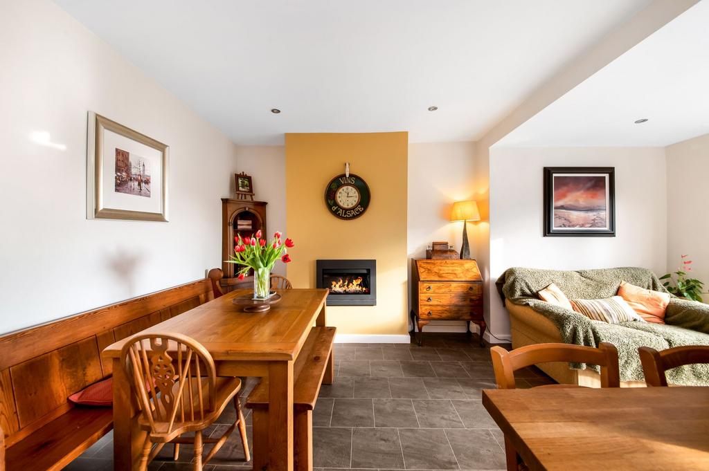 Living dining kitchen