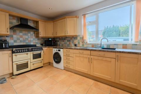 26 Bridgnorth Road, Wombourne, Wolverhampton, WV5 0AA