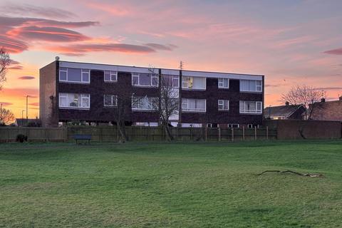 3 bedroom flat for sale, St Davids Court, Whitley Lodge, Whitley Bay, NE26 1JA