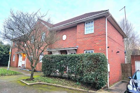 2 bedroom terraced house to rent, Rooks Close, Welwyn Garden City, AL8