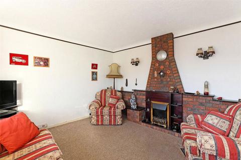 2 bedroom bungalow for sale, Greenmoor Crescent, Lofthouse, Wakefield, West Yorkshire, WF3 3QL