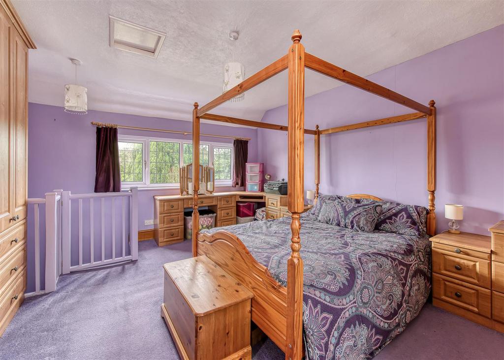 Natsfield House-bed3.jpg