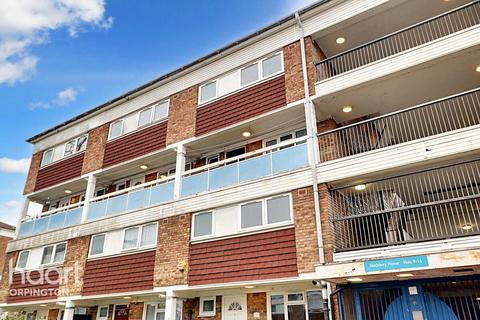 3 bedroom apartment for sale, Waltham Close, Orpington