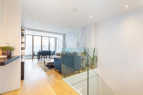 2 bedroom apartment for sale, Gosfield Street, London