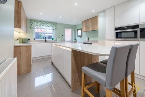 3 Dunster Close, Berkeley Beverborne, Worcester, WR4 0EQ