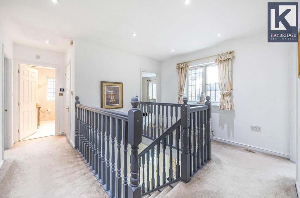 Oakwood Avenue, Epsom