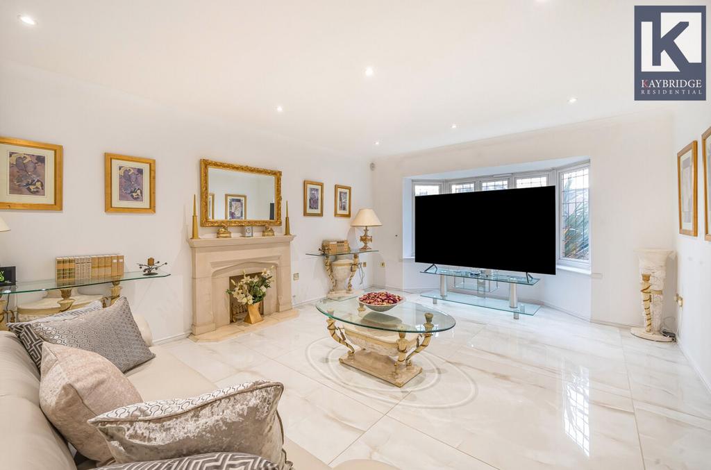 Oakwood Avenue, Epsom
