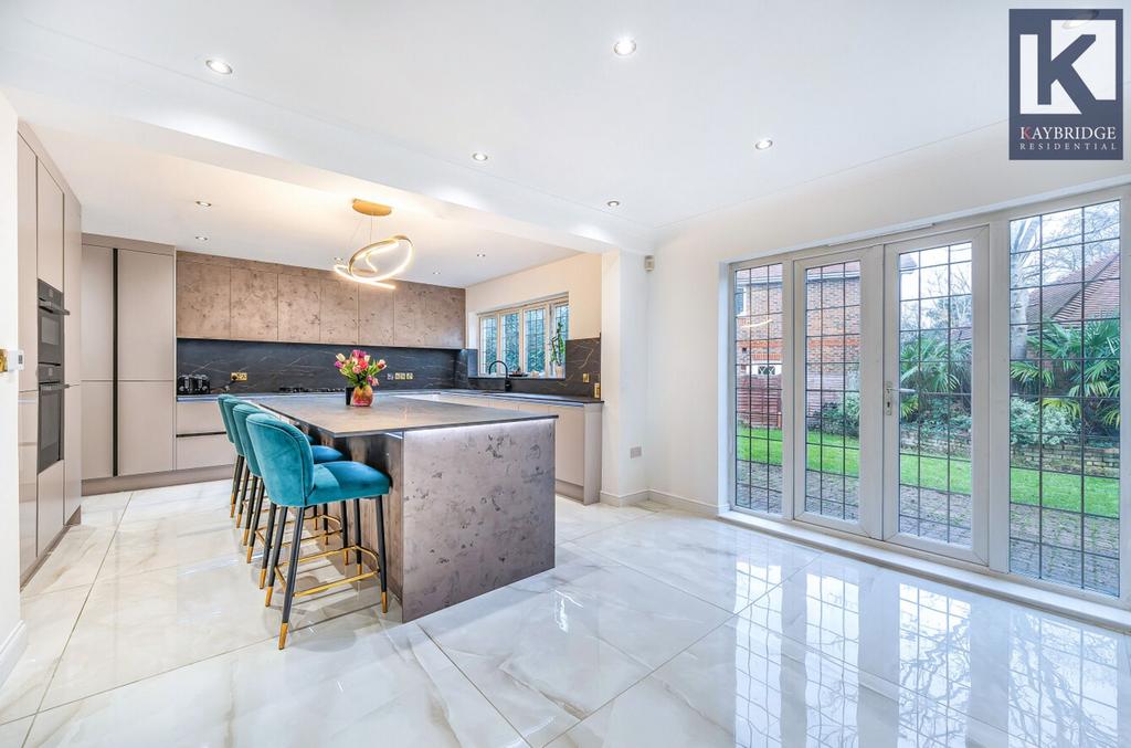 Oakwood Avenue, Epsom