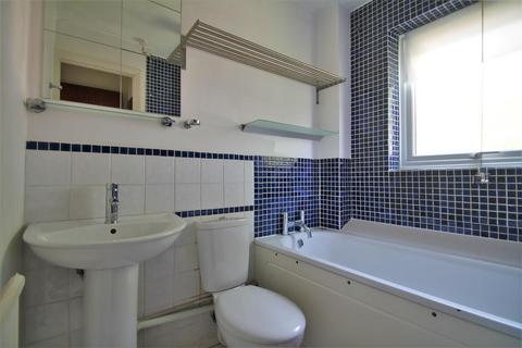 1 bedroom end of terrace house to rent, Winters Croft, Gravesend