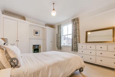 3 bedroom maisonette for sale, Durnsford Road, London