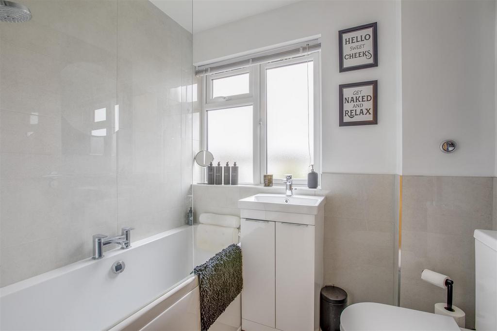 7 Fallowfield, HP15 7 RP-3.jpg
