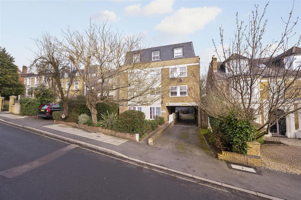 Spencer Hill, Wimbledon, SW19 2 bed apartment - £1,995 pcm (£460 pw)