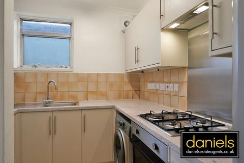 4 bedroom flat for sale, Ridley Road, Kensal Green, London, NW10