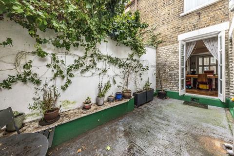 3 bedroom terraced house for sale, Benn Street, London E9