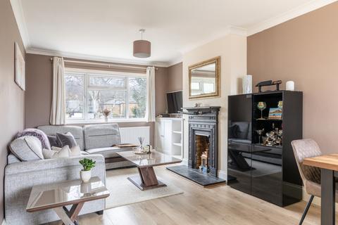 16 Willis Close, Epsom, KT18 7SS