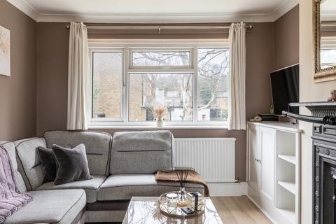 16 Willis Close, Epsom, KT18 7SS