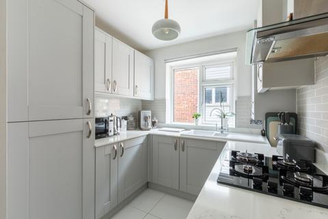 16 Willis Close, Epsom, KT18 7SS