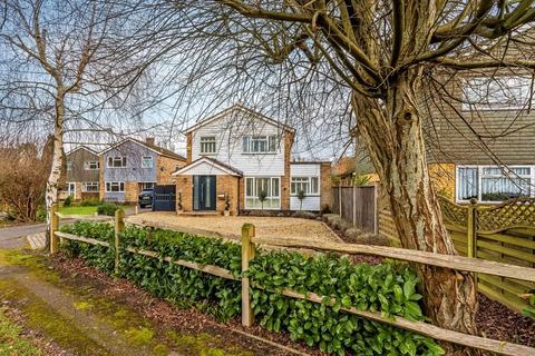 11 Burrows Close, Bookham, Leatherhead, KT23 3HB