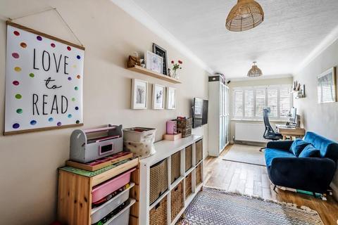 11 Burrows Close, Bookham, Leatherhead, KT23 3HB