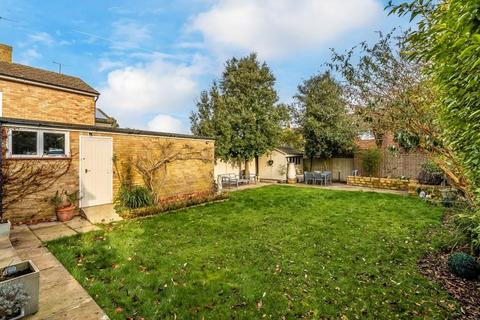 11 Burrows Close, Bookham, Leatherhead, KT23 3HB
