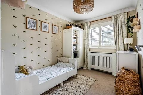 11 Burrows Close, Bookham, Leatherhead, KT23 3HB