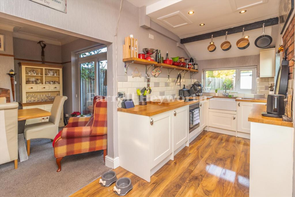 Kitchen image 4