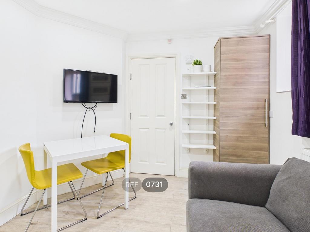 Kitchen & Living area