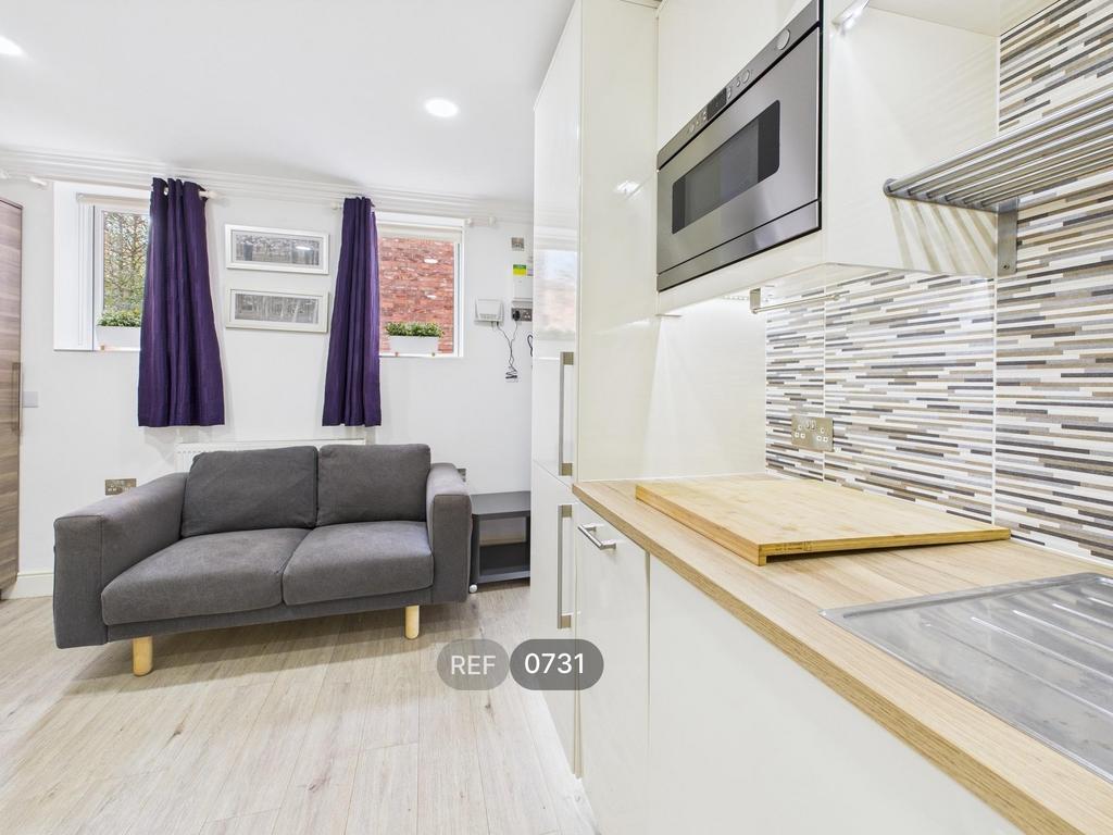 Kitchen &amp; Living area