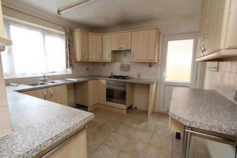 3 bedroom semi-detached house for sale, Hydeway, Thundersley