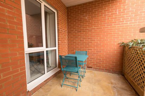 1 bedroom flat for sale, Bedivere Road, Crawley RH11