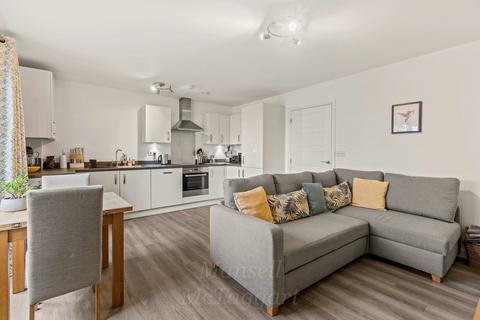 35 Bedivere Road, Crawley, RH11 0FX