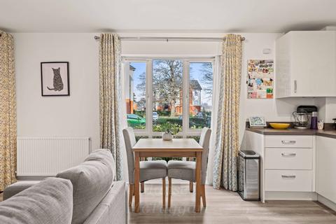 35 Bedivere Road, Crawley, RH11 0FX