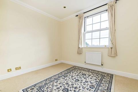 3 bedroom flat for sale, Chapman Square, London SW19