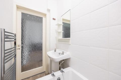 38/11 Caledonian Crescent, Edinburgh, EH11 2AG