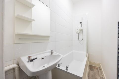 38/11 Caledonian Crescent, Edinburgh, EH11 2AG