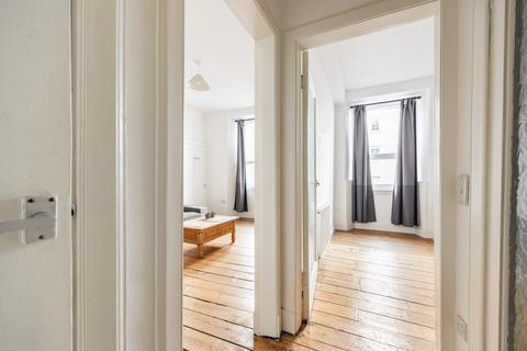 38/11 Caledonian Crescent, Edinburgh, EH11 2AG