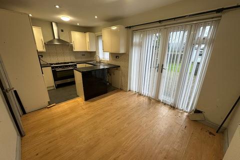 3 bedroom semi-detached house to rent, bendall Road, Kingstanding B44