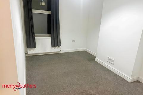 3 bedroom terraced house to rent, Howson Road, Deepcar