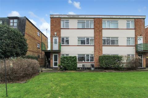 1, Belfairs Court Arterial Road, Leigh-on-sea, SS9 4SJ