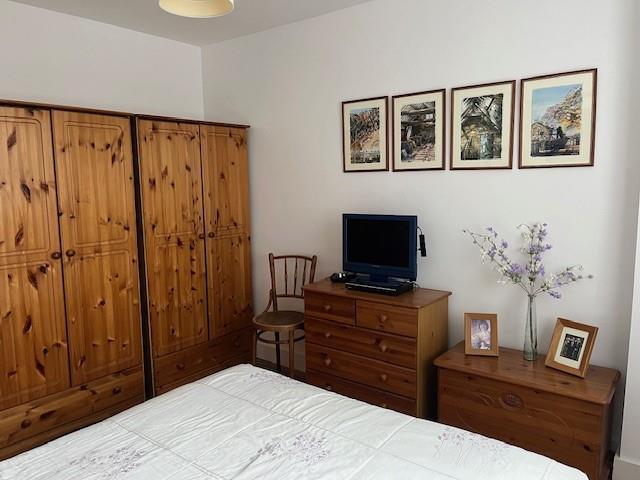 Bedroom 5.jpg