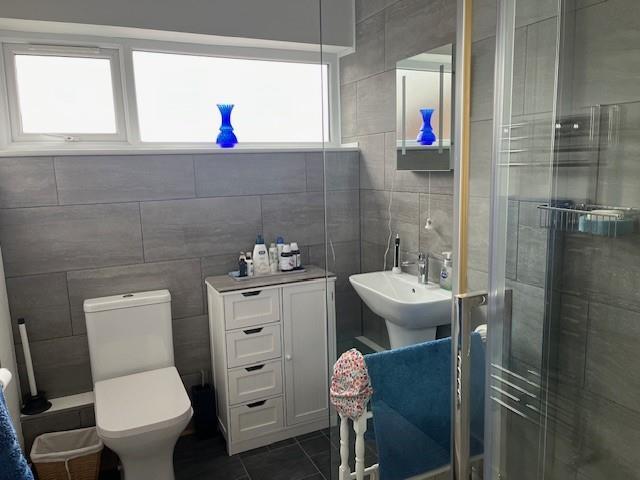Shower Room.jpg