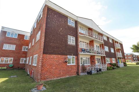 3 bedroom flat for sale, Mark Anthony Court, Hayling Island