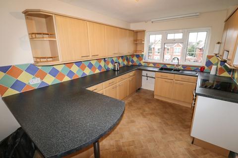 3 bedroom flat for sale, Mark Anthony Court, Hayling Island