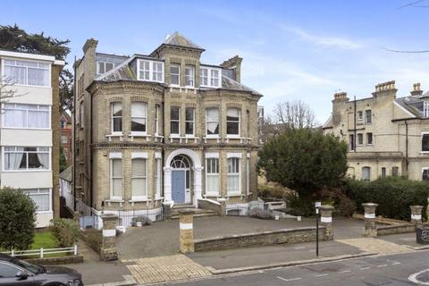 3 bedroom flat for sale, Eaton Gardens, Hove