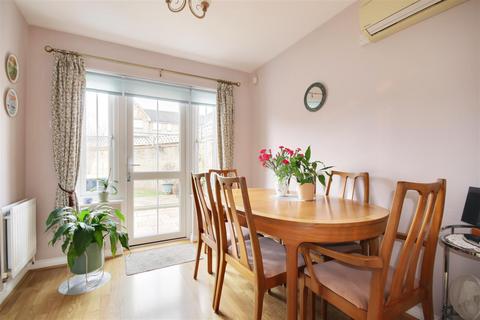 3 bedroom semi-detached house for sale, Jules Thorn Avenue, Enfield