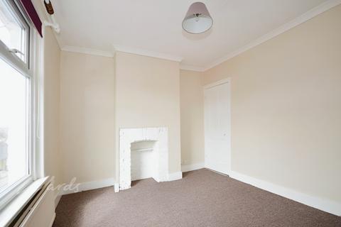 2 bedroom end of terrace house to rent, Wickham Street Rochester ME1