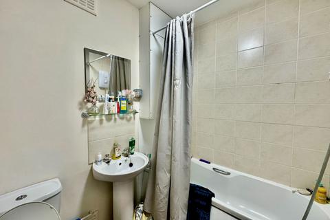 2 bedroom flat for sale, Compass Road, Hull HU6