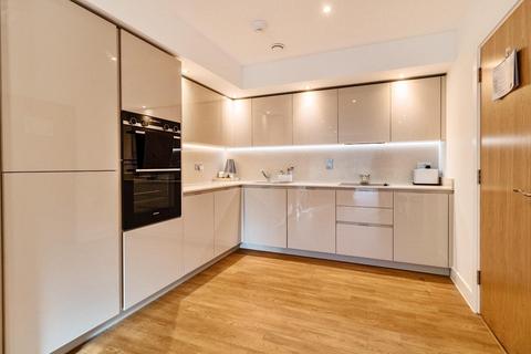 3 bedroom apartment for sale, Lismore Boulevard, London